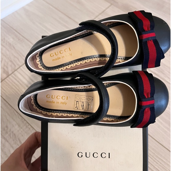 Authentic Gucci Kids Bow Flats - Picture 2 of 8